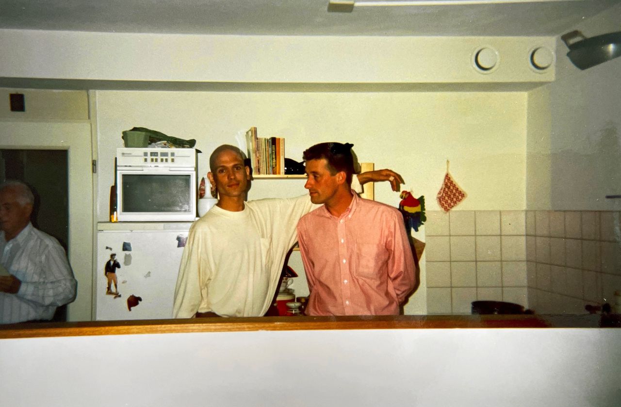 Jan en Martin, partners uit de podcast En niemand bleef onaangeraakt, die samen leven met de gevolgen van aids.